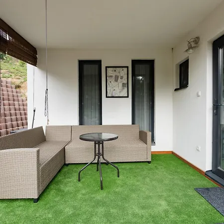 Apartment Sukorose Jacuzzis Vendeghaz