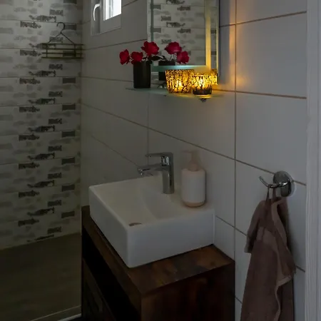 Sukorose Jacuzzis Vendeghaz Apartment *